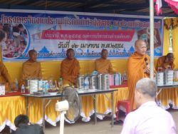 โครงการจัดงานประเพณีรดน้ำดำหัวผู้สูงอายุและประเพณีวันสงกรานต์ประจำปี 2558